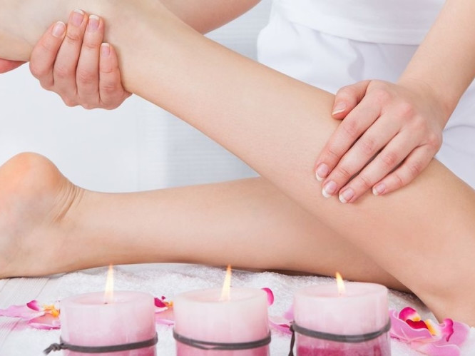 Alleviare il gonfiore alle gambe grazie al Massaggio Thailandese